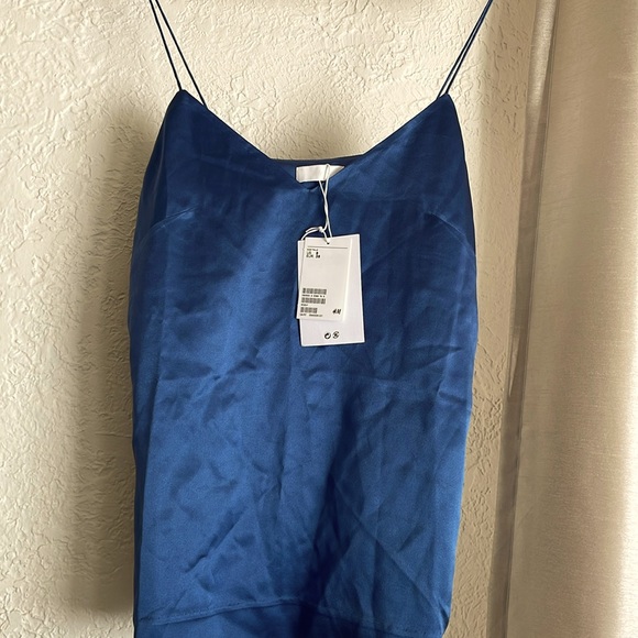 Satin blue top new with tags. H&M size US 8. Classy stylish sophisticated vibes - Picture 1 of 4